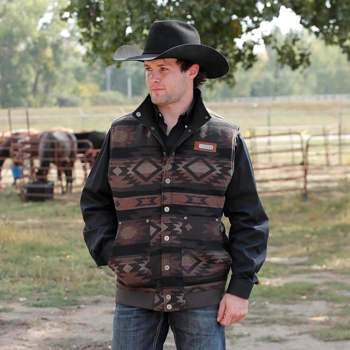 Cinch Men's Reversible Vest Brown - Image 2