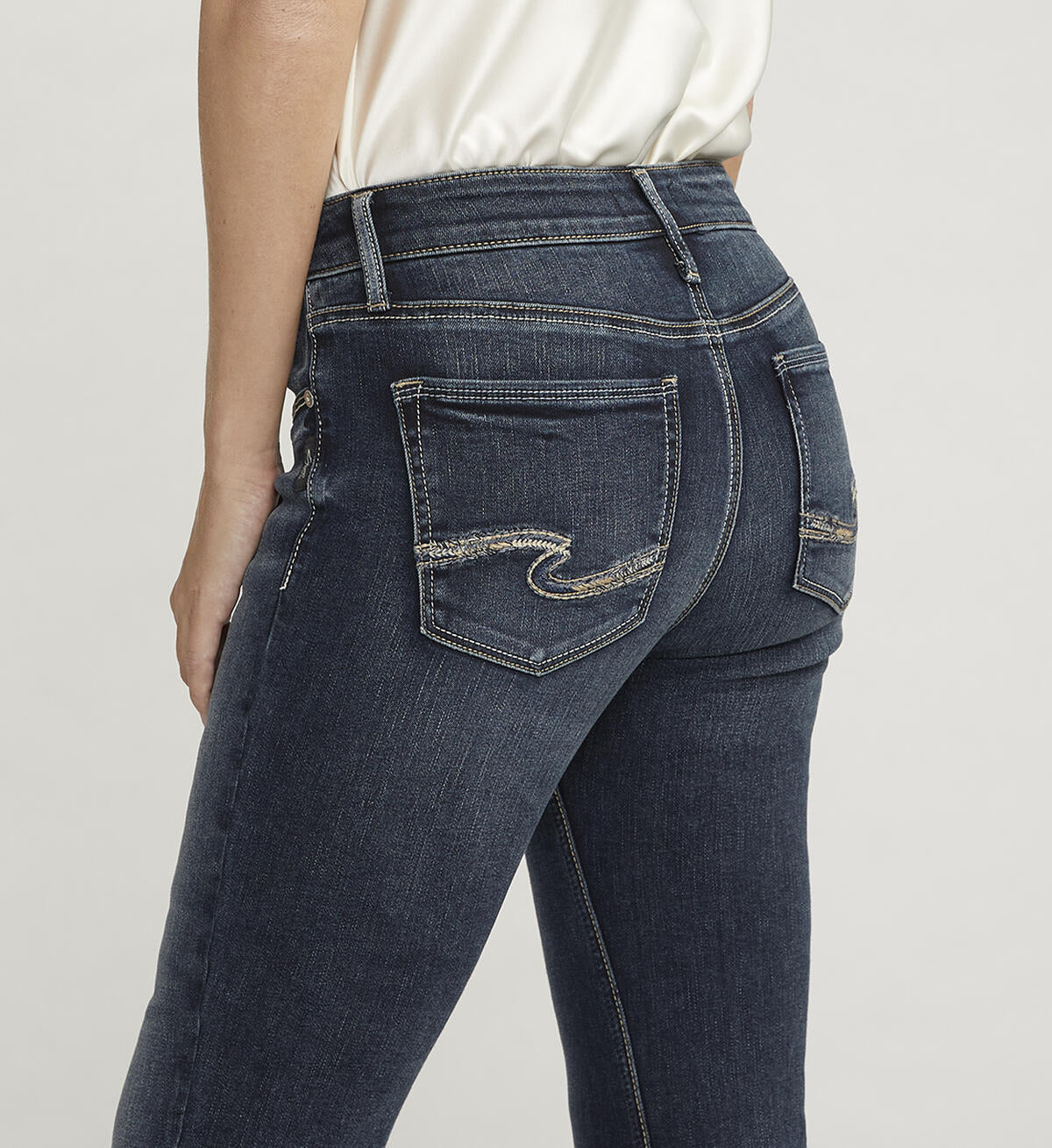 Silver Women's Suki Mid Rise Curvy Fit Bootcut Jean - Image 6