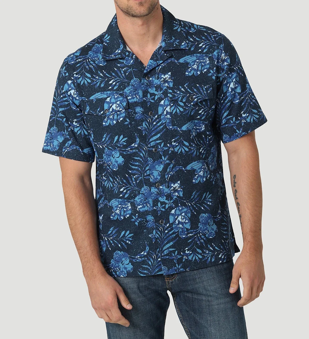 Wrangler Men’s Short Sleeve Shirt Coconut Lush Blue - Image 15